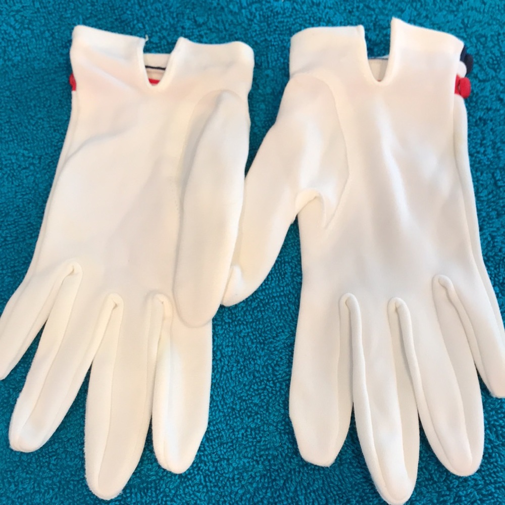 Gloves - Picture 3 of 4